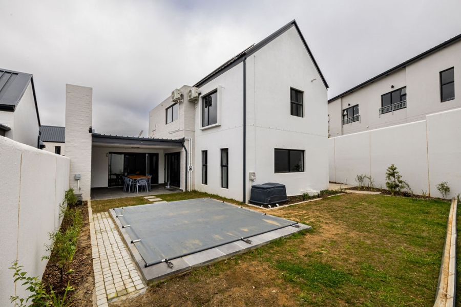 To Let 3 Bedroom Property for Rent in Newinbosch Western Cape
